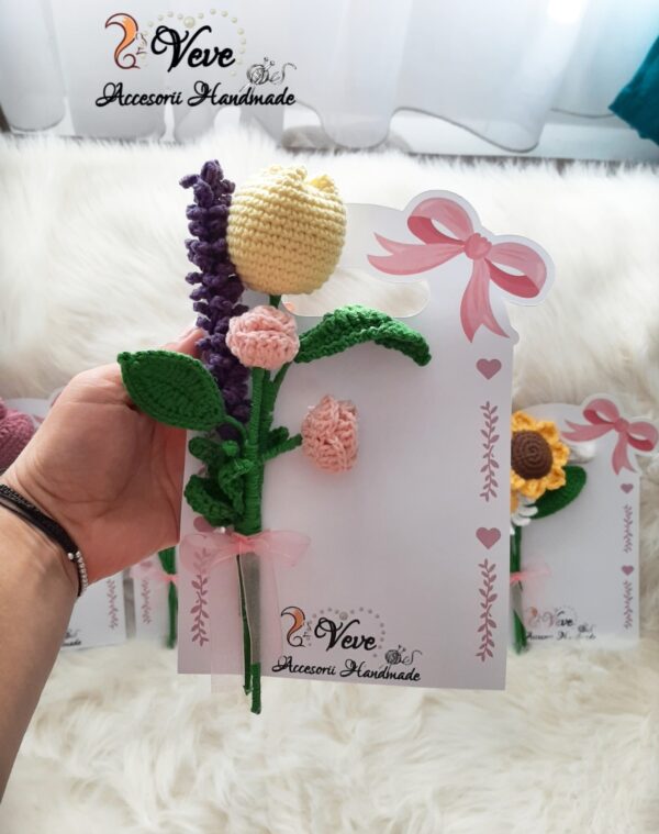 Buchet mic flori croșetate - imagine 5